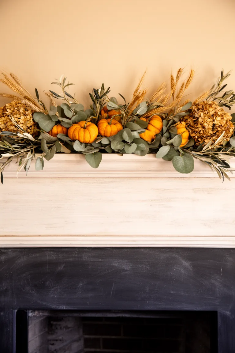 Pumpkin pocket mantel garland variation 4
