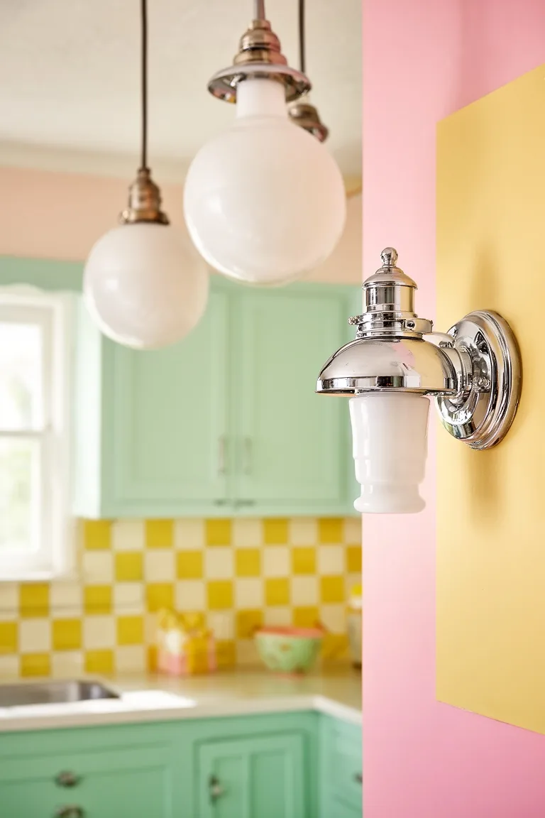 Retro kitchen statement lighting, idea 3