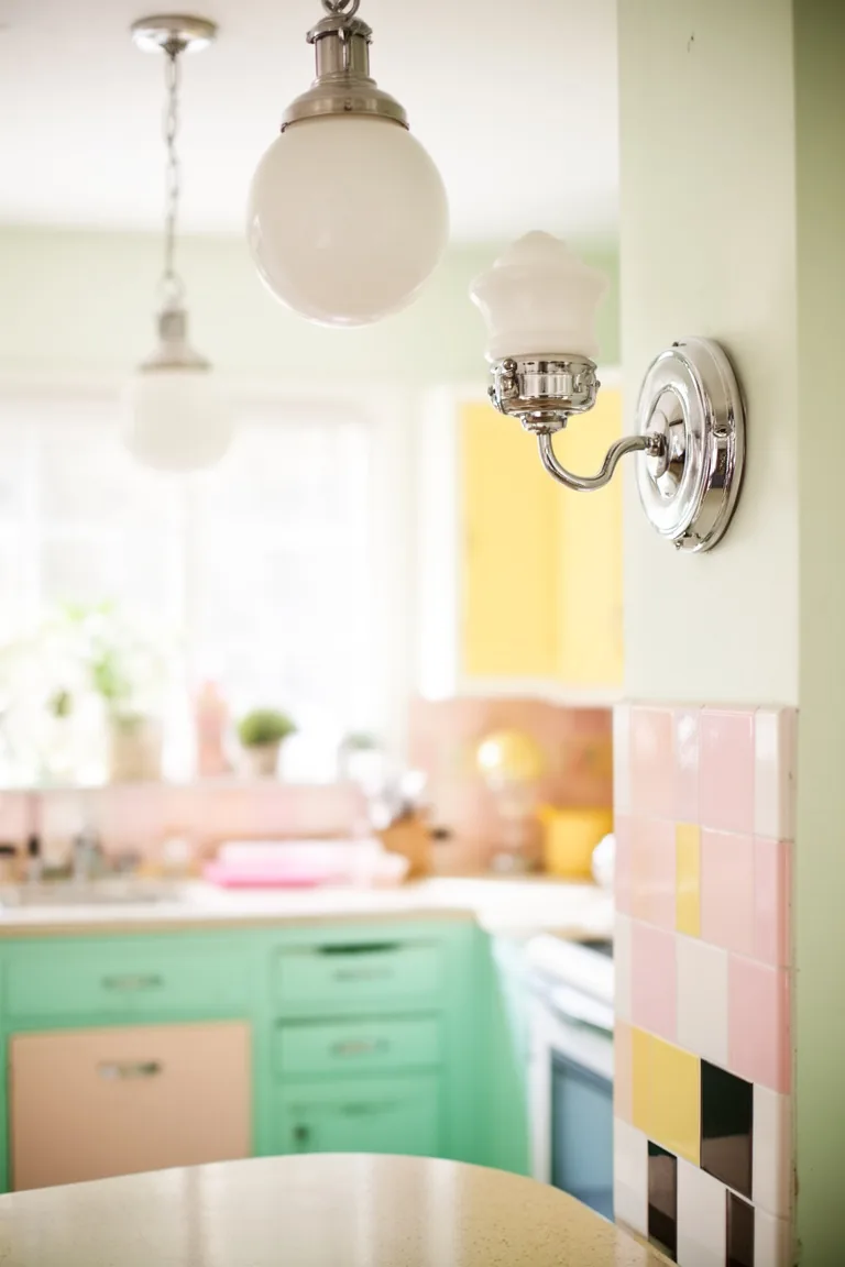 Retro kitchen statement lighting, idea 4