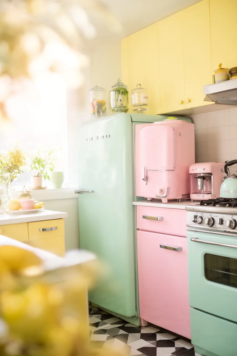 Retro kitchen pastel appliances, idea 4